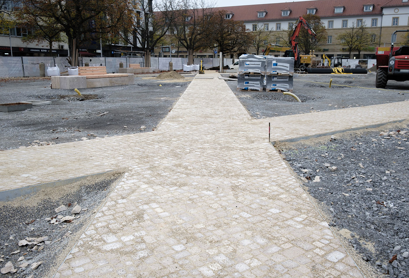 Belagsarbeiten auf dem Arsenalplatz