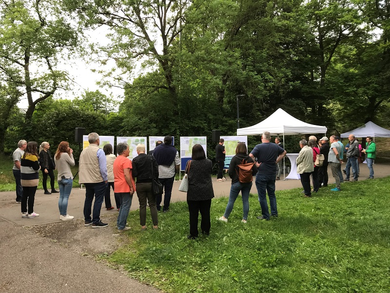 Austausch vor Ort zum Riedgraben