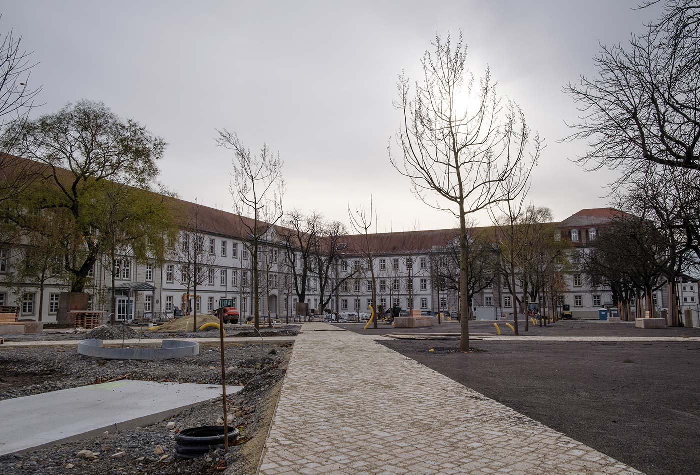 Arsenalplatz - Wege und Bodenplatte für Gastro-Pavillon