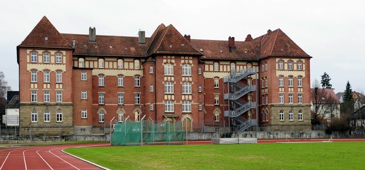 König Olga Kaserne - Heimat des Sportinternats direkt am Stadion BZW